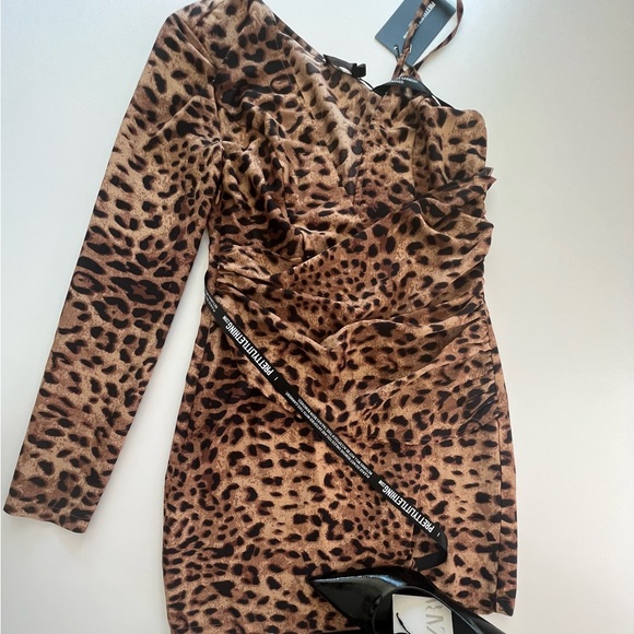 PRETTYLITTLETHING DRESS - Picture 11 of 14